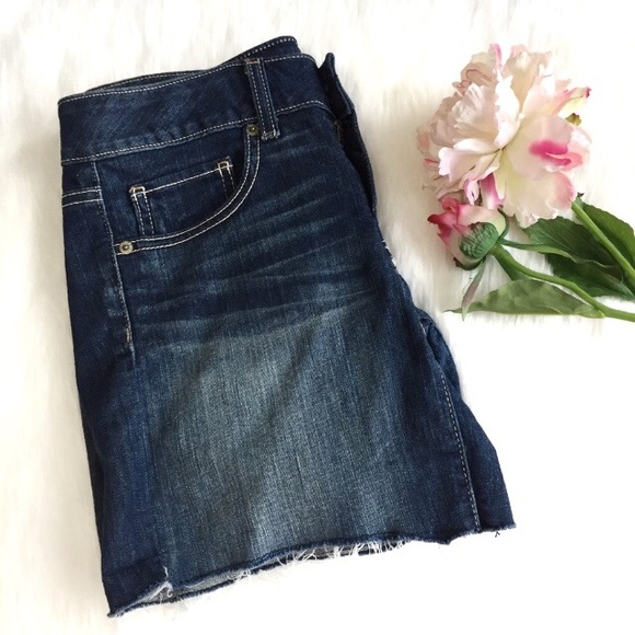 American Eagle Denim Shorts (Size 8) - Picture 1 of 8